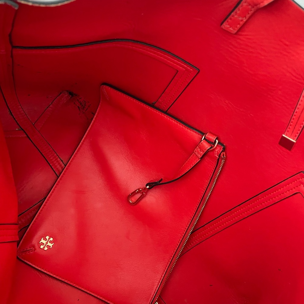 Tory Burch Block T Tote - Picture 5 of 15